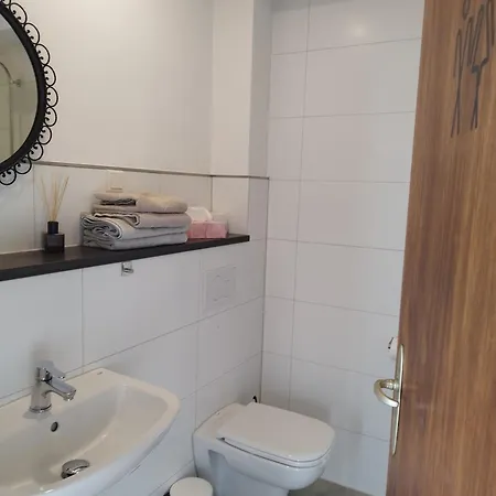 Moderne Mit Privatem Eingang - Rosa Διαμέρισμα