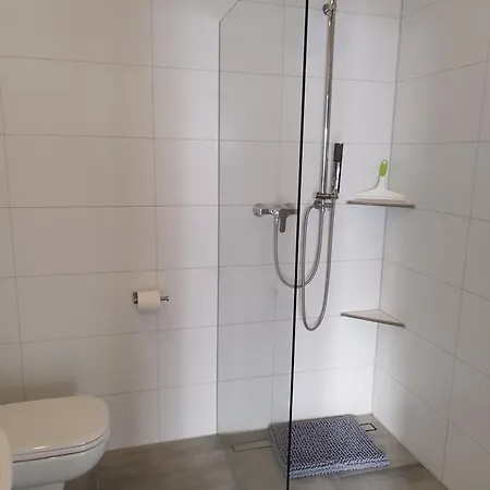 Moderne Mit Privatem Eingang - Rosa Apartamento *