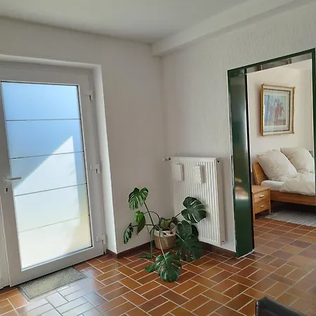 Moderne Mit Privatem Eingang - Rosa Kalletal