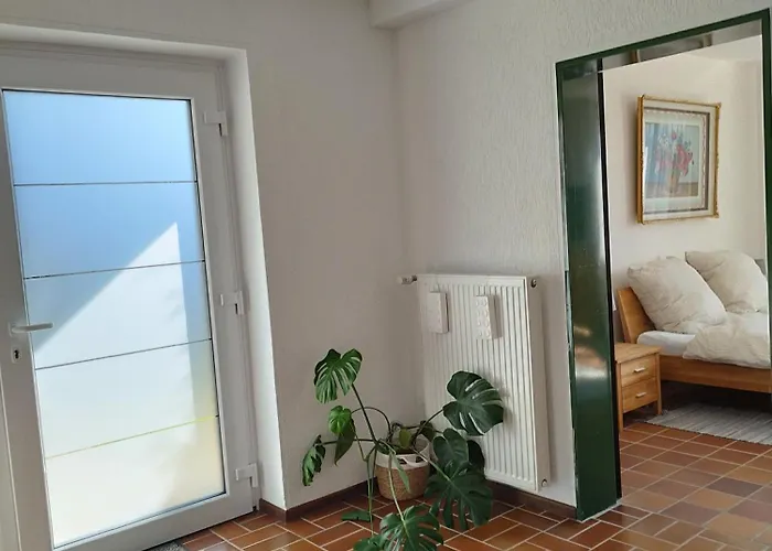 Moderne Mit Privatem Eingang - Rosa Kalletal